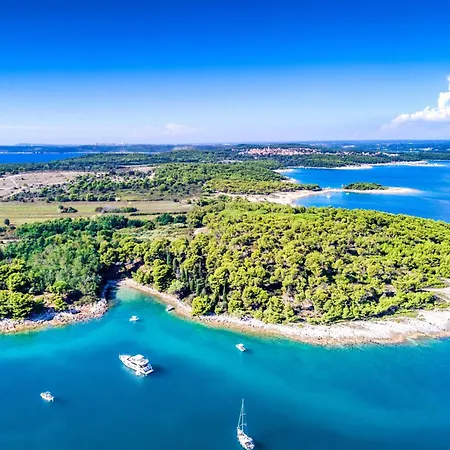 Centinera With Private Pool - Happy Villa Pula