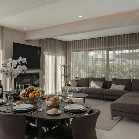 Centinera With Private Pool - Happy Villa