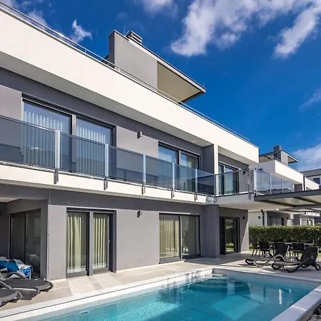 Centinera With Private Pool - Happy Villa Pula