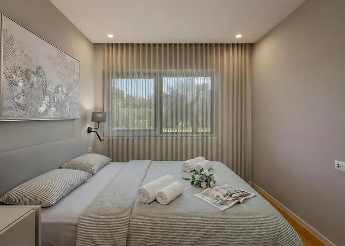 Centinera - Happy Βίλα Πούλα