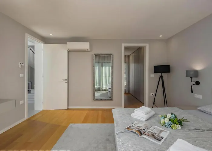 Centinera - Happy Pula