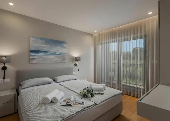 Centinera - Happy Pula